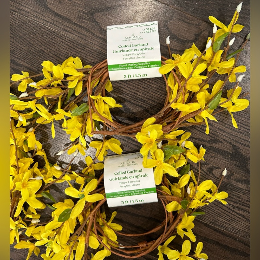 Ashland Vibrant Yellow Floral Garland NWT